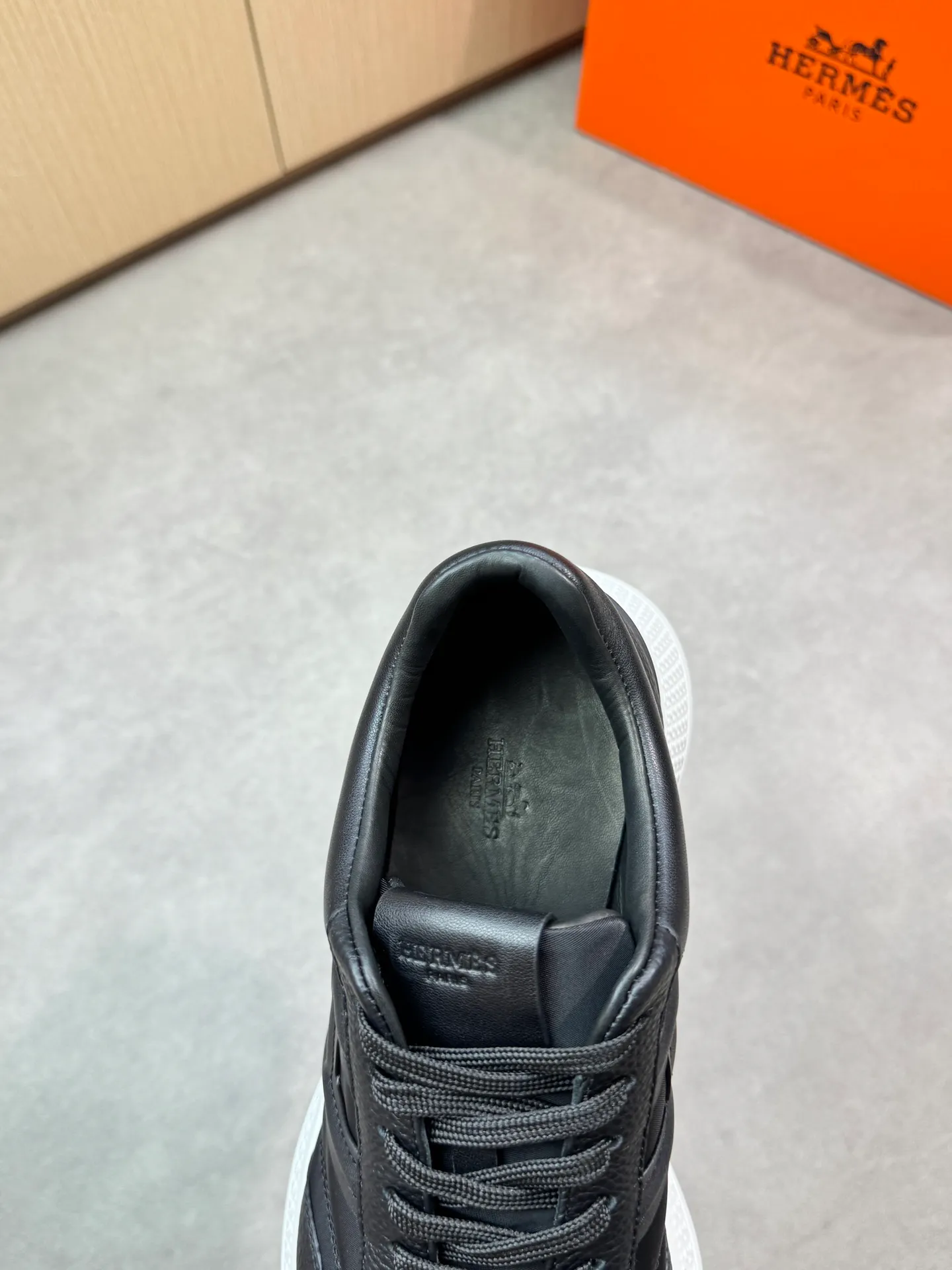 [HERMES] Hermès men's shoes 💰520💰 - high-end quality original items 🔍🔍🔍 casual sports shoes - upper: 🔝 pebbled calfskin, brand high mercerized canvas, body sewn with brand ´H´ totem, tongue brand logo cloth label - lining: water-dyed cowhide -Outsole: Ultra-light T men's shoes 💰U foam·rubber; two-color molded outsole -Ultra-high quality control·Fine workmanship: highlighted (high-end·luxury·grade) -Size: 39-44 (38, 45, can be customized)